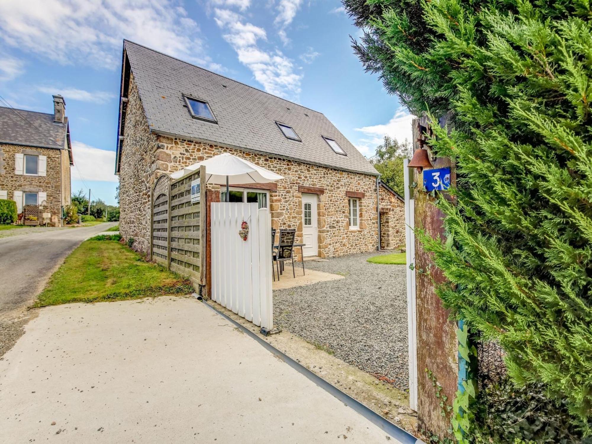 Holiday Home With Garden In Brainville Extérieur photo