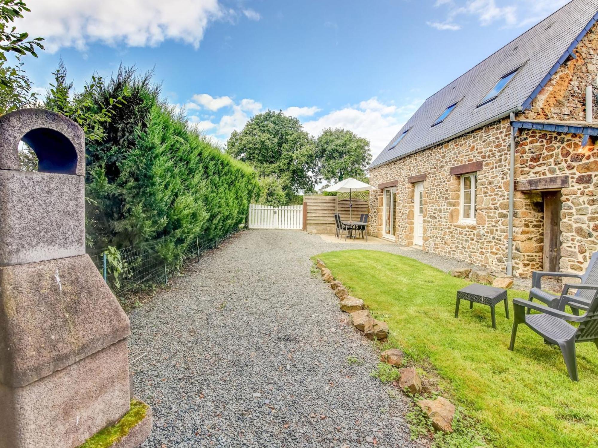 Holiday Home With Garden In Brainville Extérieur photo