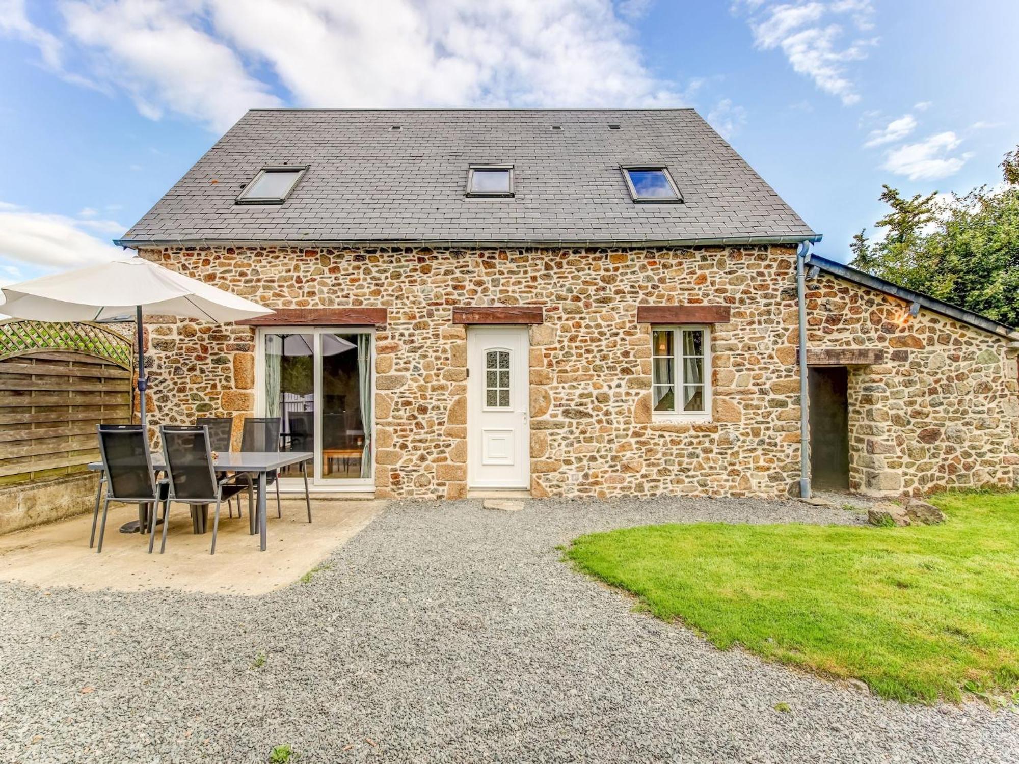 Holiday Home With Garden In Brainville Extérieur photo