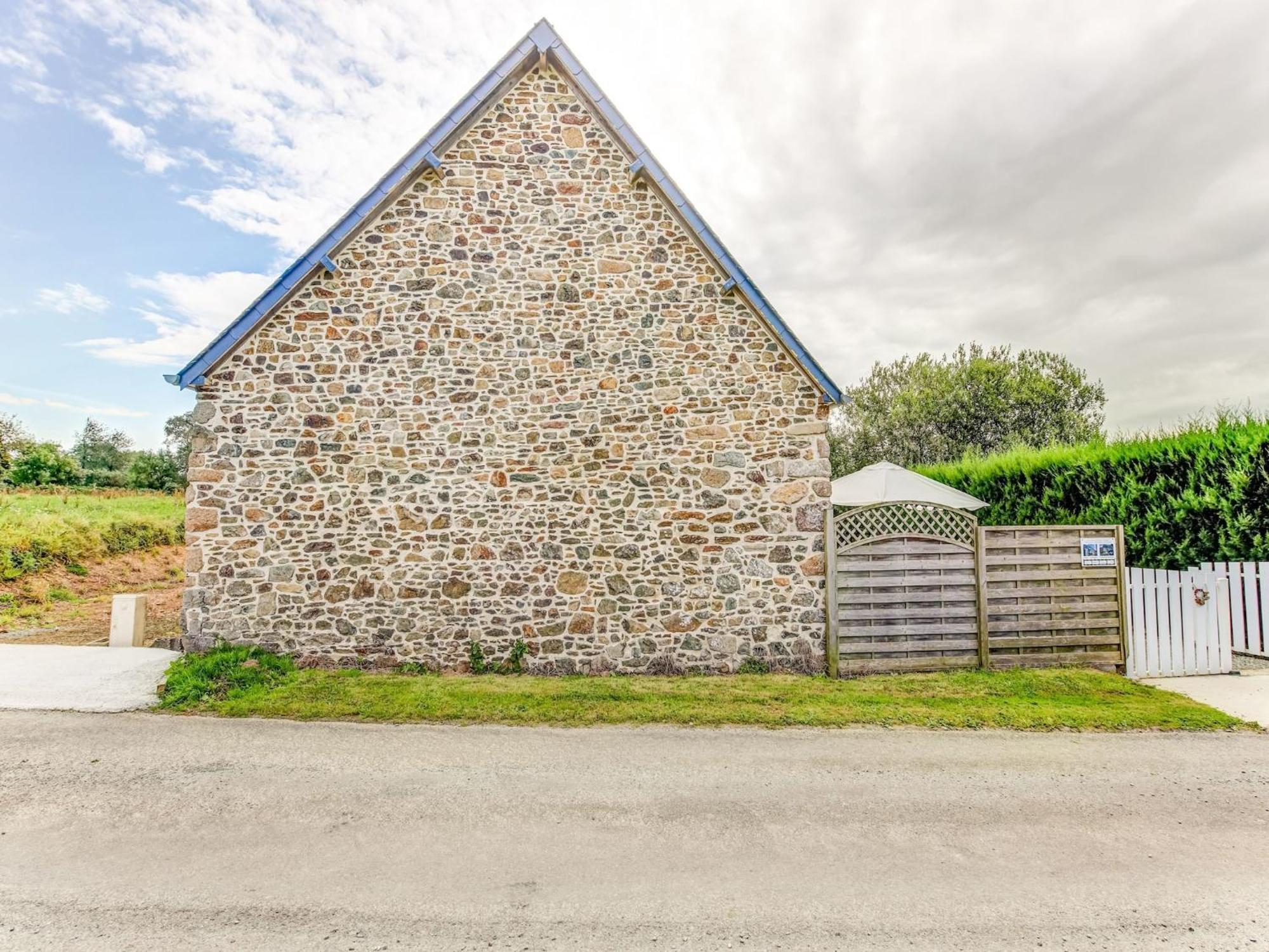 Holiday Home With Garden In Brainville Extérieur photo