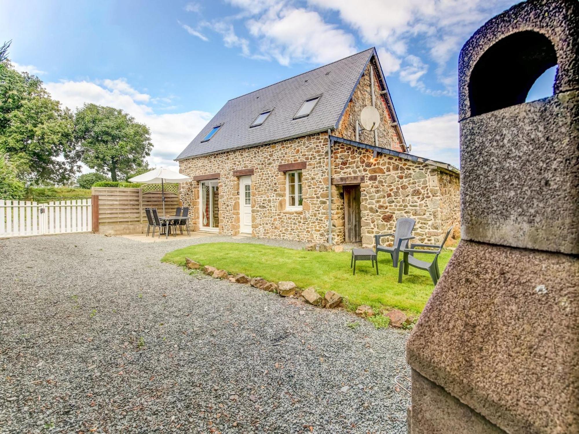 Holiday Home With Garden In Brainville Extérieur photo