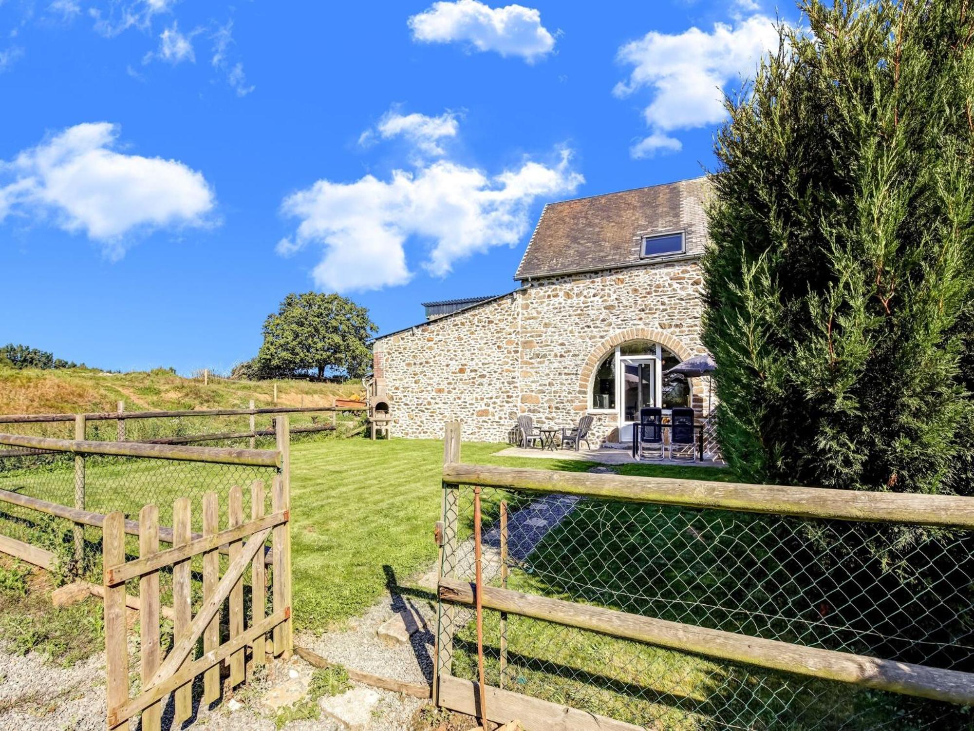 Holiday Home With Garden In Brainville Extérieur photo