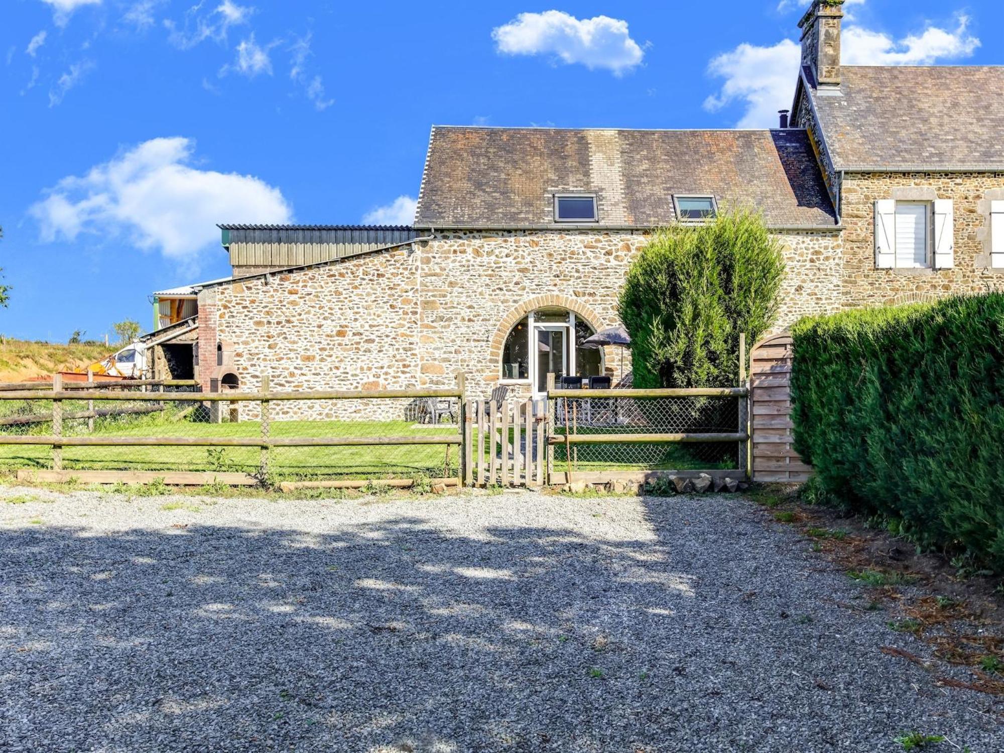 Holiday Home With Garden In Brainville Extérieur photo